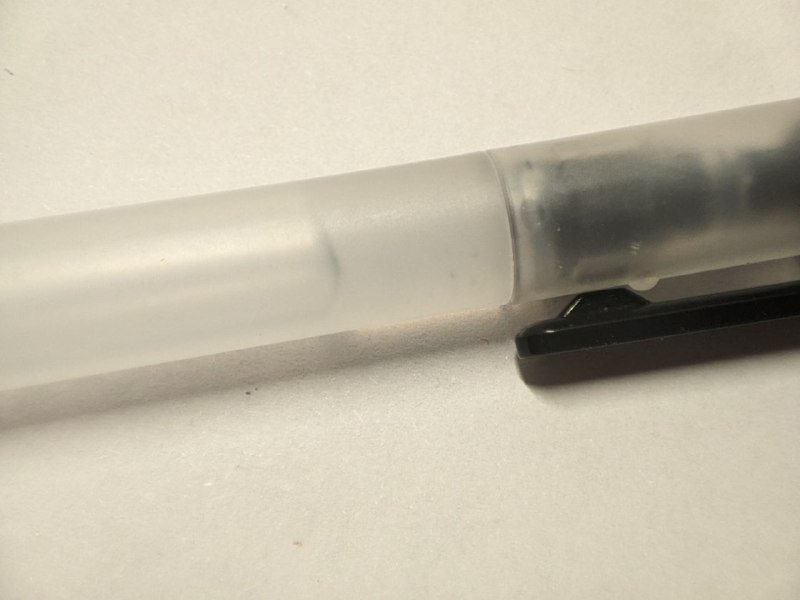 喜报：鄙人​的第一根小米巨能写寿终正寝​从满墨一直用到了自然断墨​而不是中途把它笔尖朝下掉在地上喜报：鄙人​的第一根小米巨能写寿终正寝​从满墨一直用到了自然断墨​而不是中途把它笔尖朝下掉在地上